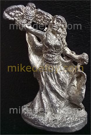 TSR 5302i Female Druid with Bird 25mm Dungeons & Dragons Metal Miniature