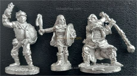TSR 5705 Clerics 25mm Dungeons & Dragons Metal Miniature